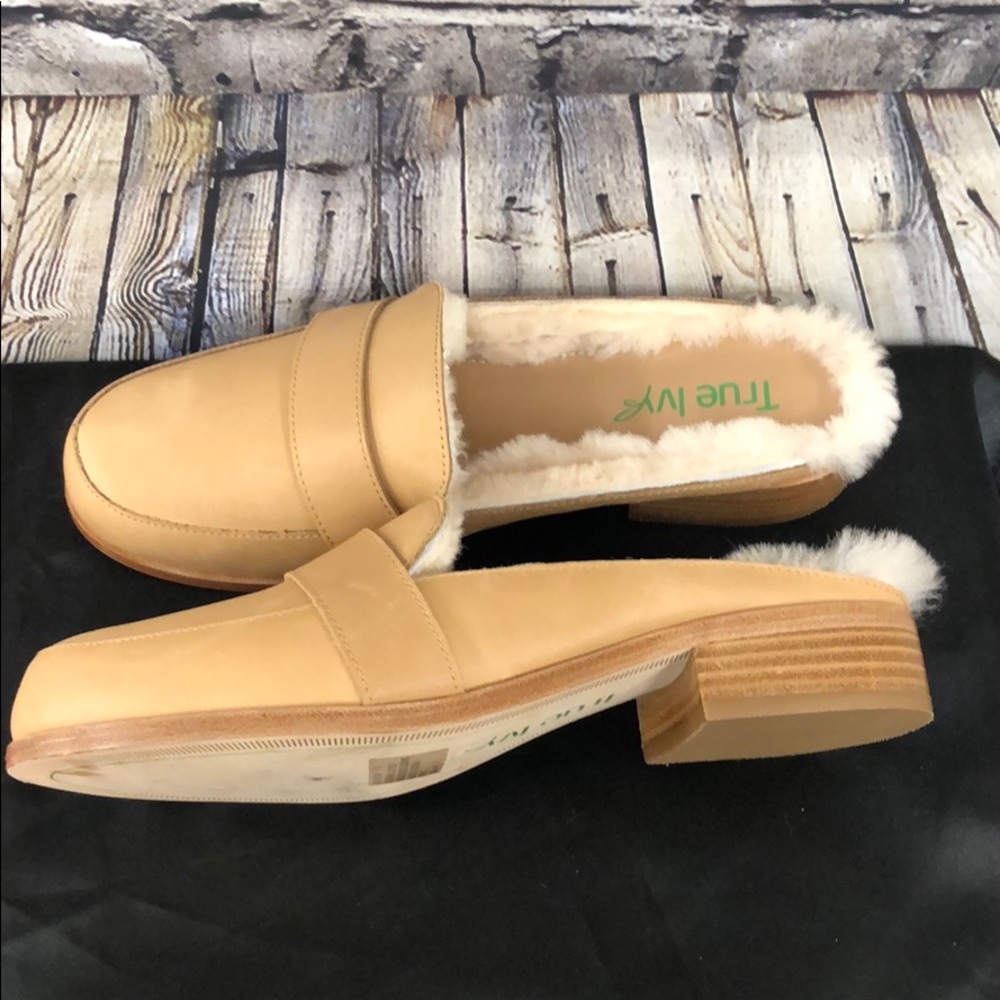 True ivy Addison tan mule Sz 7